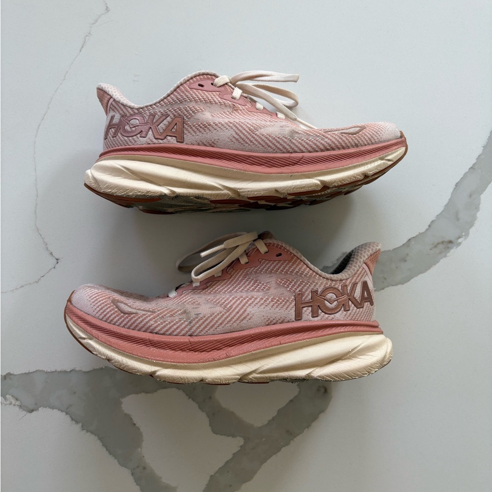 HOKA | Clifton 9 | Size 6B | Pink & Beige